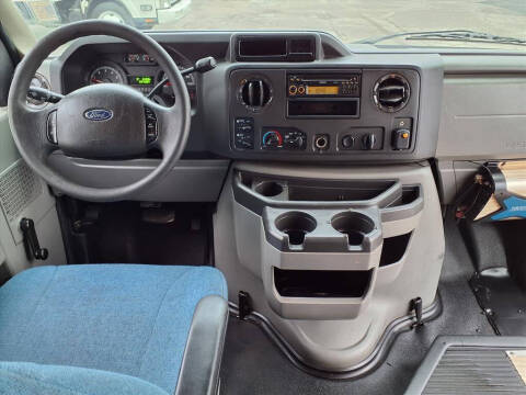 2013 Ford E-Series E-450 SD