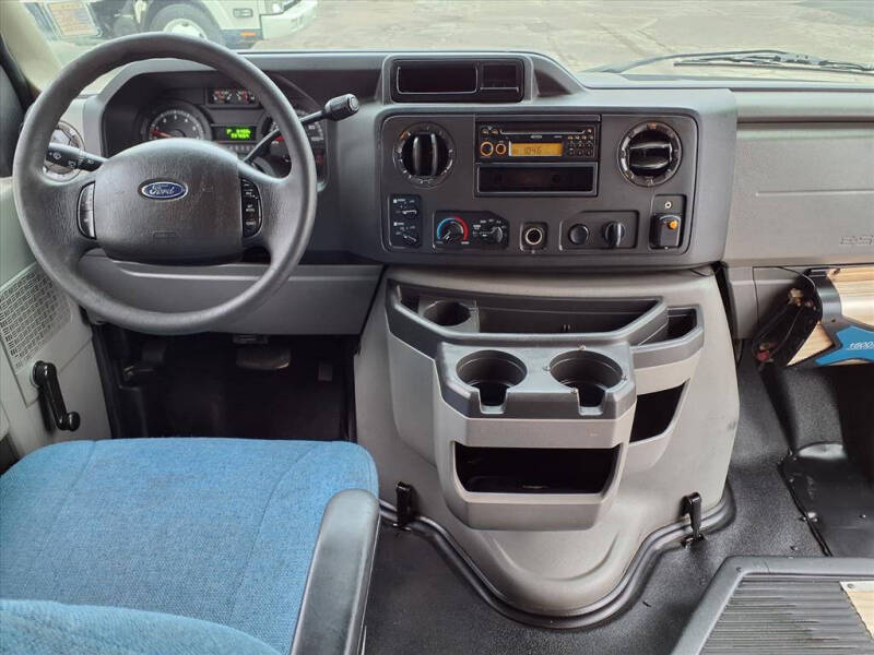 2013 Ford E-Series E-450 SD