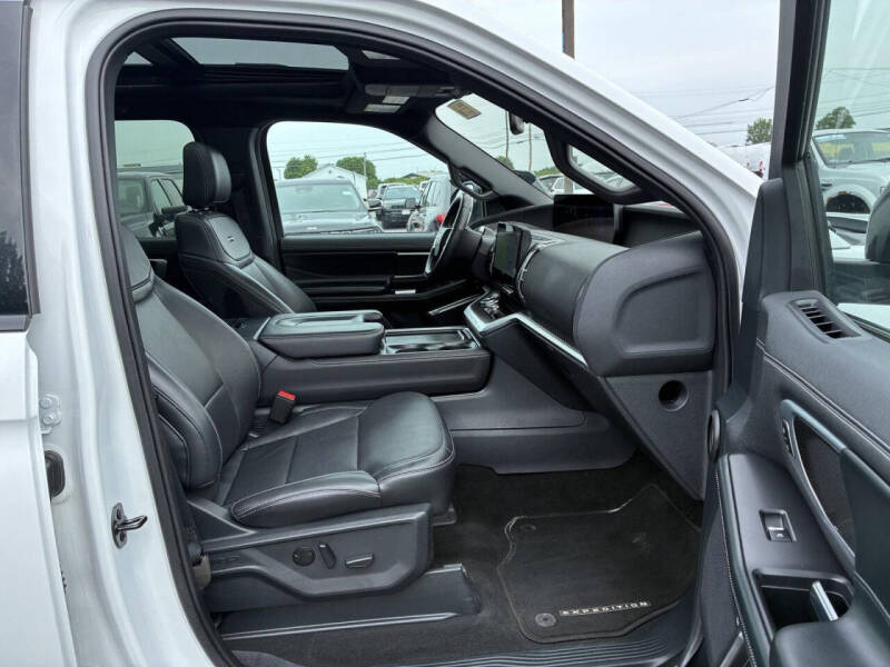 2025 Ford Expedition MAX Platinum
