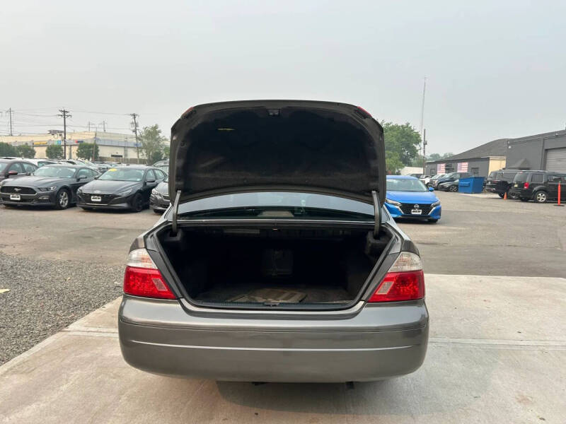 2004 Toyota Avalon