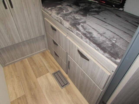 2025 KEYSTONE P 284QB