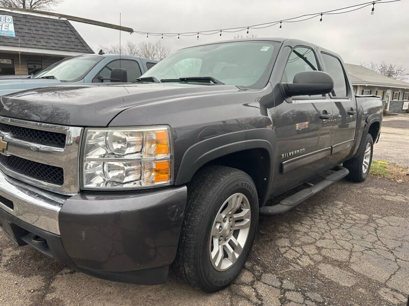 2011 Chevrolet Silverado 1500 for sale at MEDINA WHOLESALE LLC in Wadsworth OH