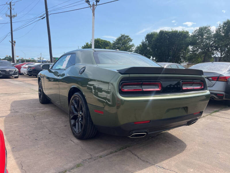 2021 Dodge Challenger SXT