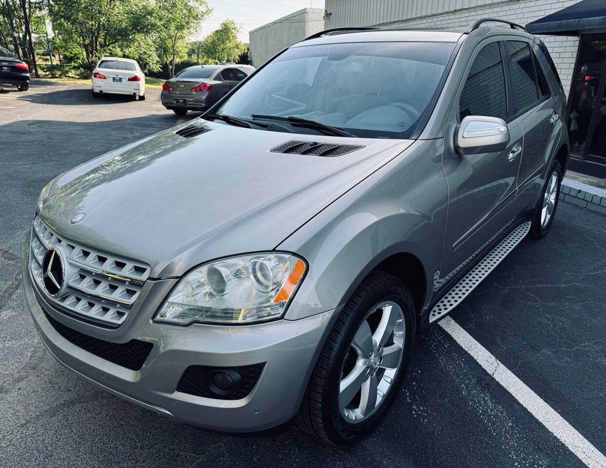 2009 Mercedes-Benz M-Class for sale at Crown Auto Sales in Marietta, GA