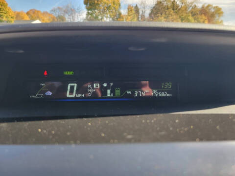 2013 Toyota Prius v Two