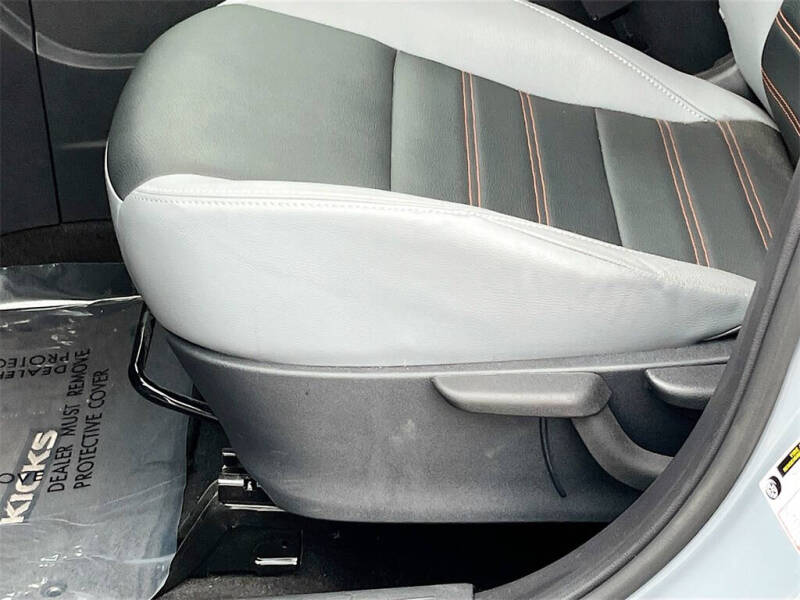 2024 Nissan Kicks SR