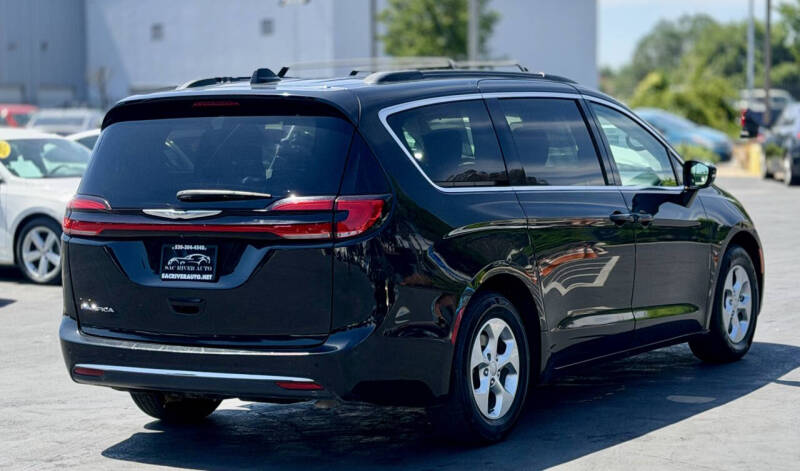 2022 Chrysler Pacifica Touring L