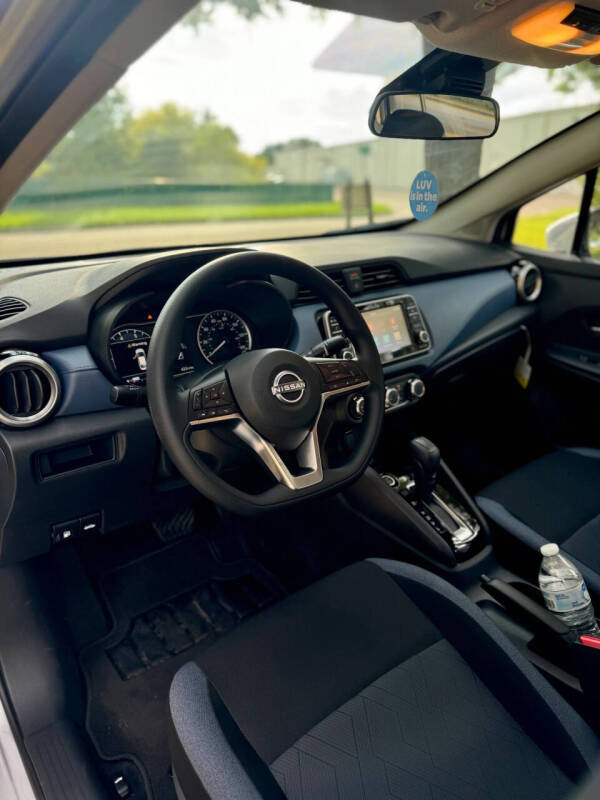 2025 Nissan Versa SV