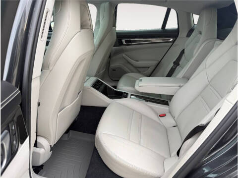 2017 Porsche Panamera 4S