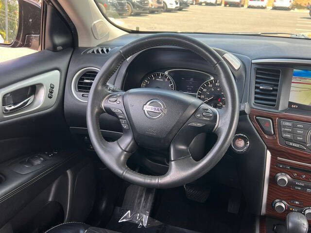 2017 Nissan Pathfinder Platinum