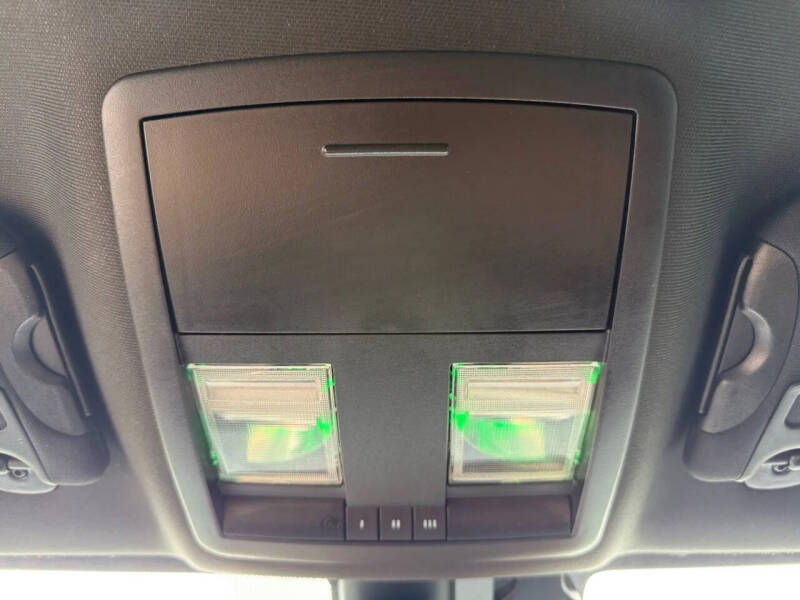 2017 Dodge Challenger 392 HEMI Scat Pack Shaker