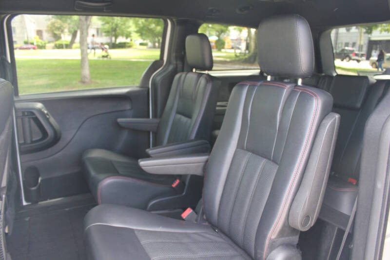 2016 Dodge Grand Caravan R/T