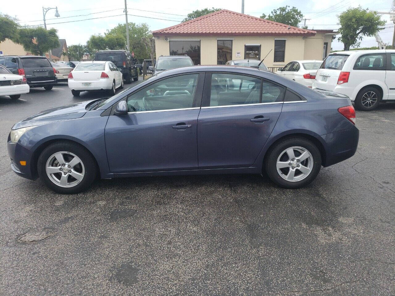 2014 CHEVROLET Cruze Sedan - $5,995