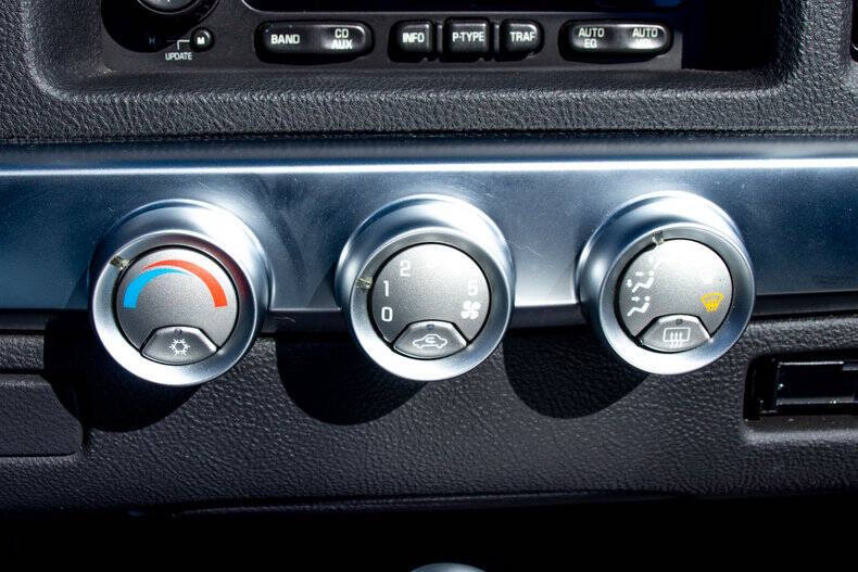 2004 Chevrolet SSR LS