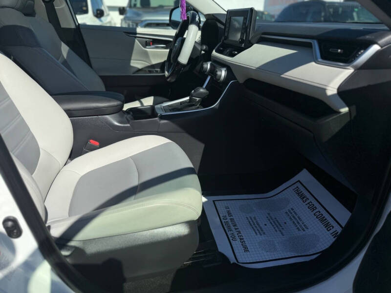 2019 Toyota RAV4 XLE Premium