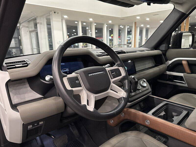 2021 Land Rover Defender 110 SE