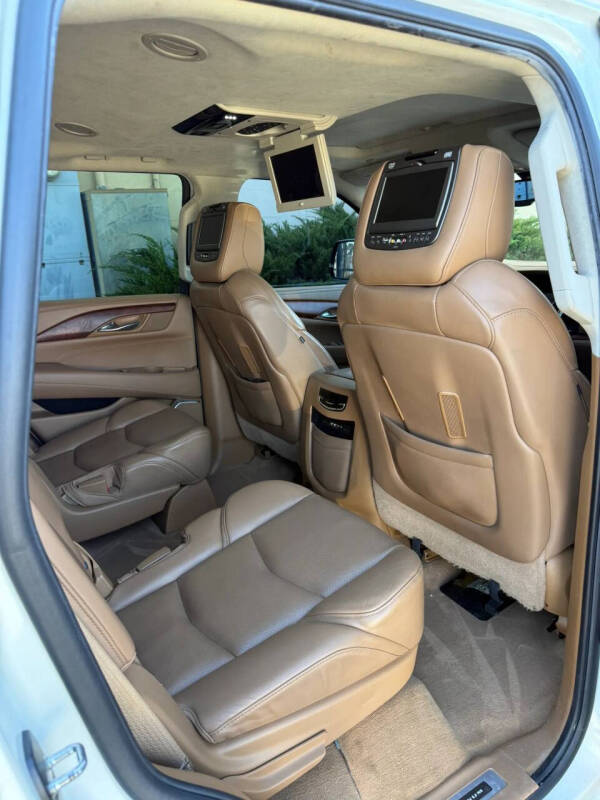 2015 Cadillac Escalade Platinum