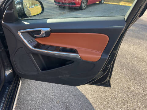 2015 Volvo V60 Cross Country T5 Platinum