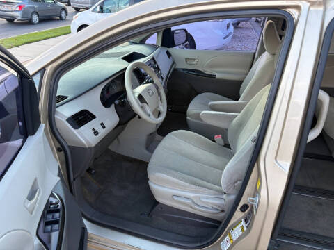 2011 Toyota Sienna Base 7-Passenger