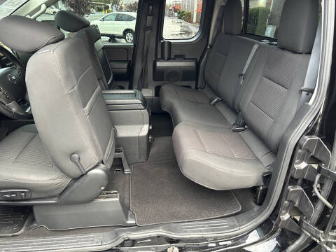 2014 Nissan Titan SV