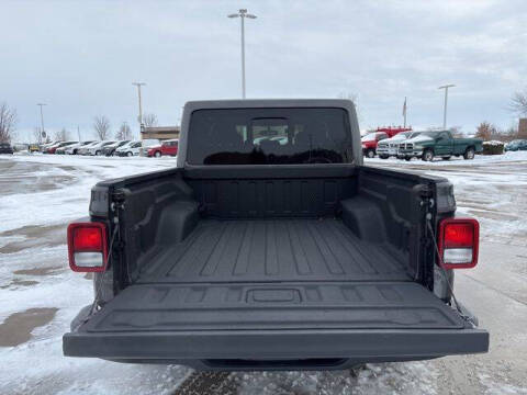 2024 Jeep Gladiator NightHawk