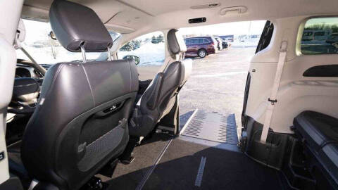 2022 Chrysler Pacifica Touring L