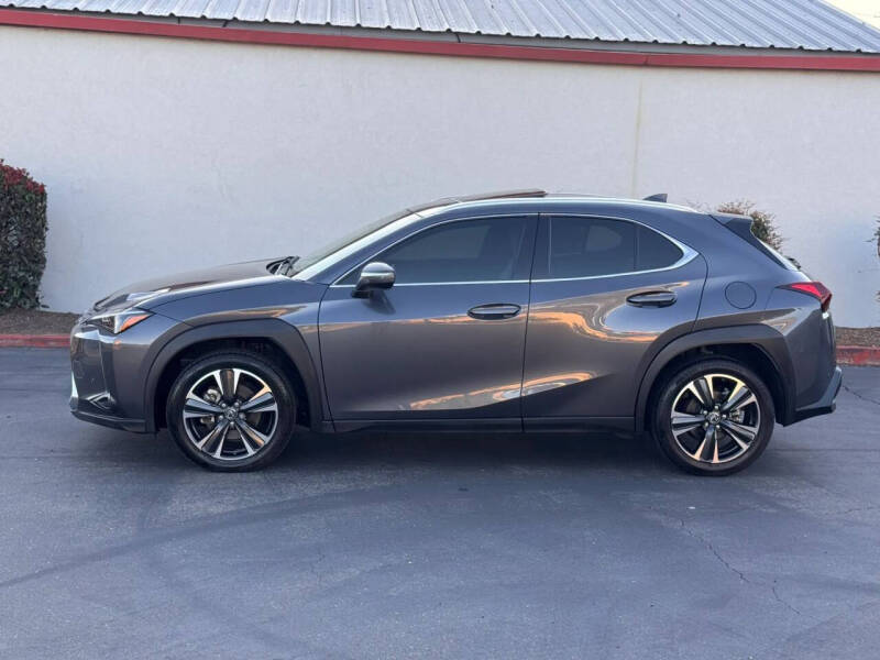 2023 Lexus UX 250h