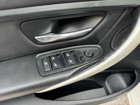 2015 BMW 3 Series 320i