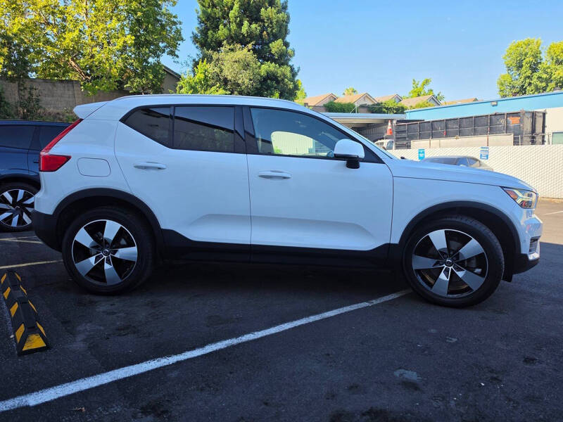 2019 Volvo XC40 T5 Momentum