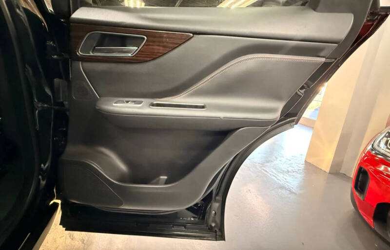 2019 Jaguar F-PACE 30t Prestige