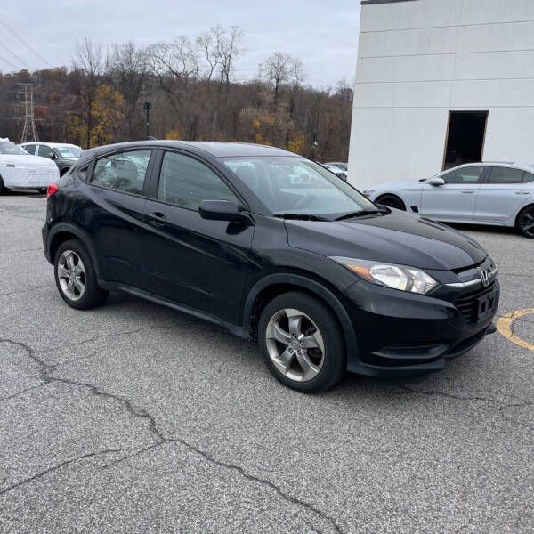 2017 Honda HR-V LX's photo