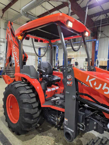 2021 Kubota M62  Tractor  Loader  Backhoe