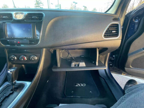 2014 Chrysler 200 LX