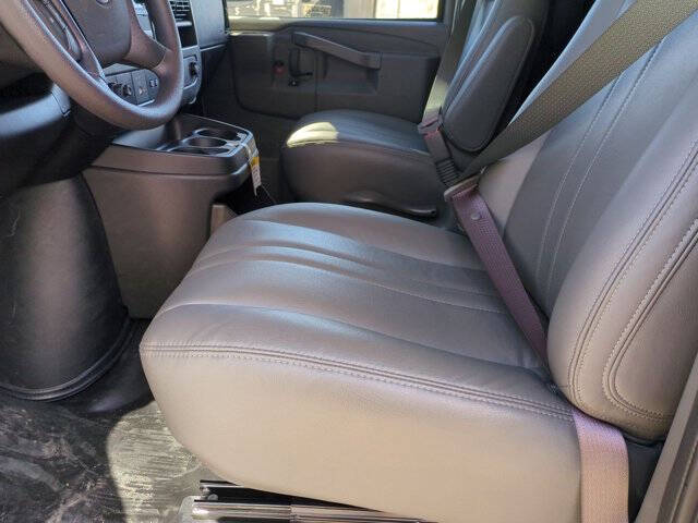 2025 Chevrolet Express 2500