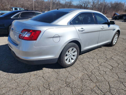 2010 Ford Taurus SE