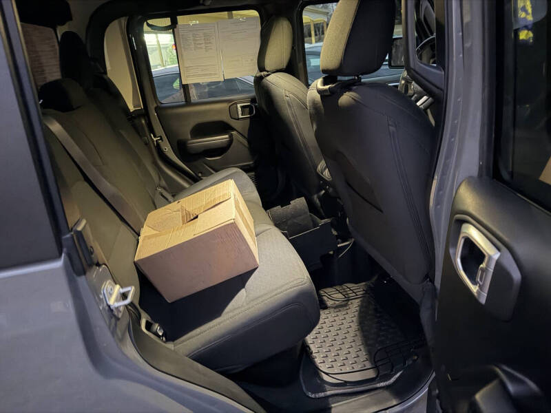 2020 Jeep Gladiator Sport