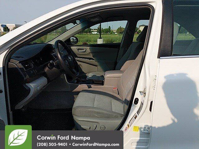 2017 Toyota Camry LE