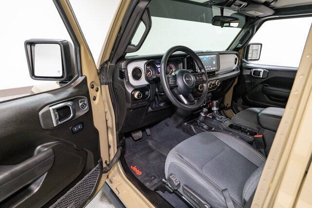 2025 Jeep Gladiator NightHawk