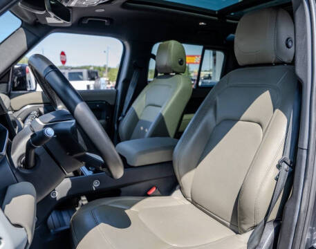 2023 Land Rover Defender 110 SE