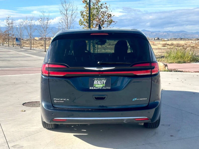 2023 Chrysler Pacifica Plug-In Hybrid Touring L