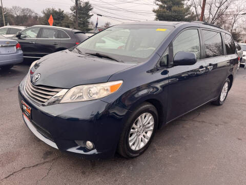 2011 Toyota Sienna XLE 8-Passenger