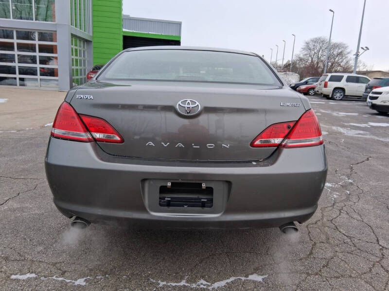 2005 Toyota Avalon Limited