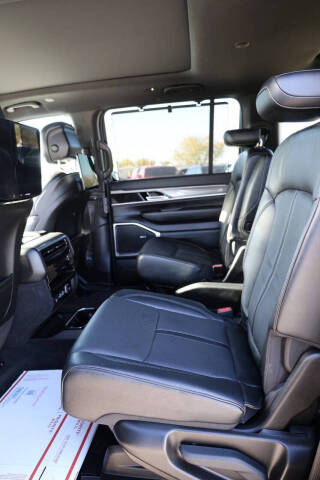 2022 Jeep Wagoneer Series III Carbide