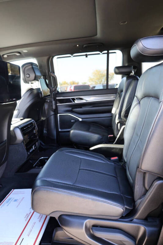 2022 Jeep Wagoneer Series III Carbide