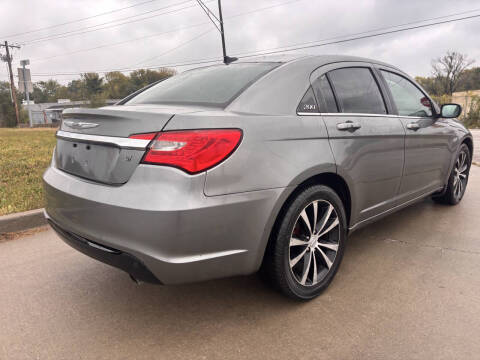 2013 Chrysler 200 Limited