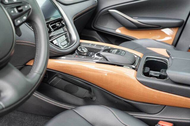 2023 Aston Martin DBX 33