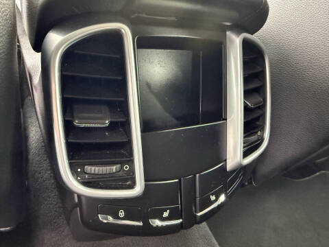 2014 Porsche Cayenne Platinum