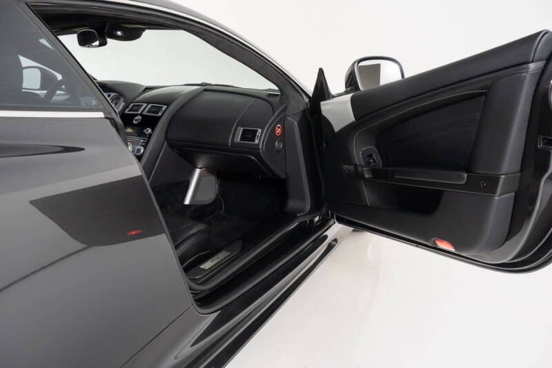 2011 Aston Martin DBS