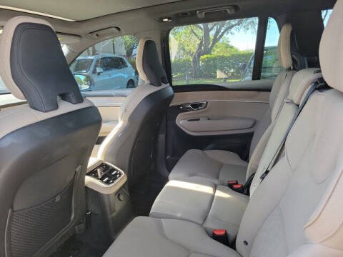 2025 Volvo XC90 T8 Plus Bright Theme 7P