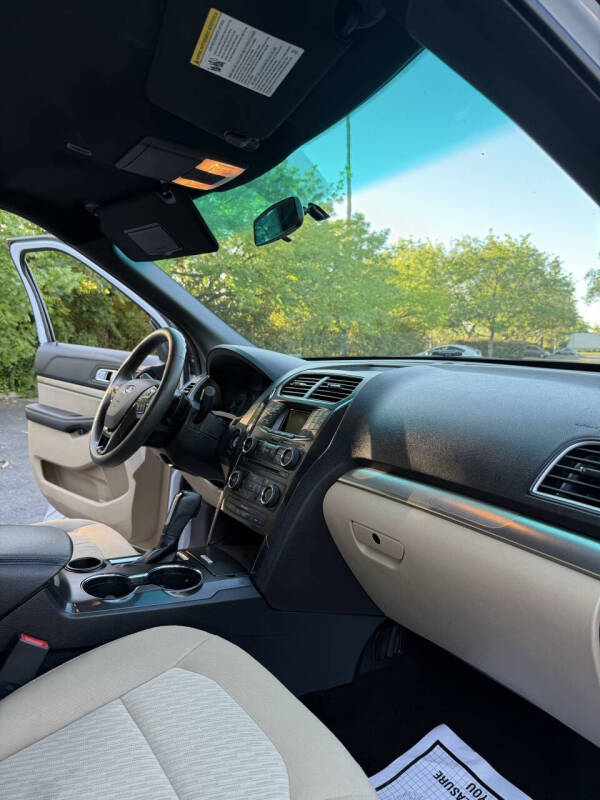 2016 Ford Explorer